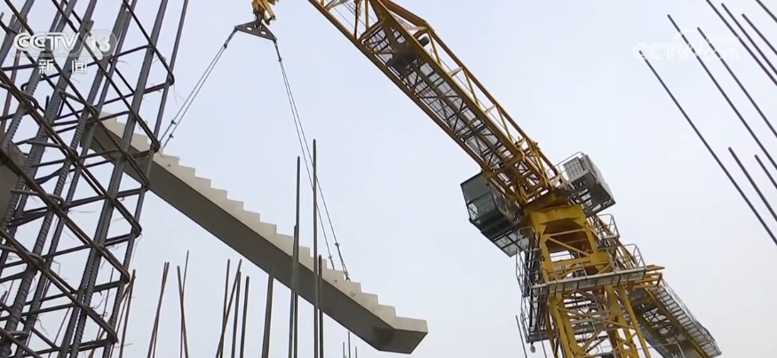 基建投资热潮涌动 项目施工热度回暖，工程机械销售迎春